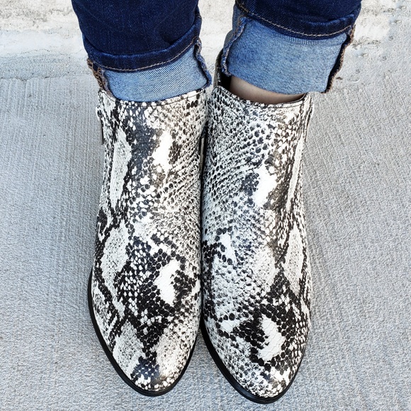 Boots - Picture 7 of 8